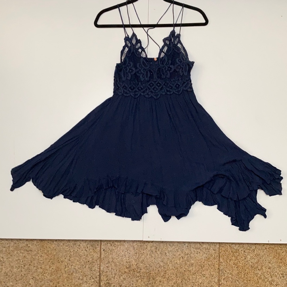 NEW 🥰 Free People ruffled dress in navy blue